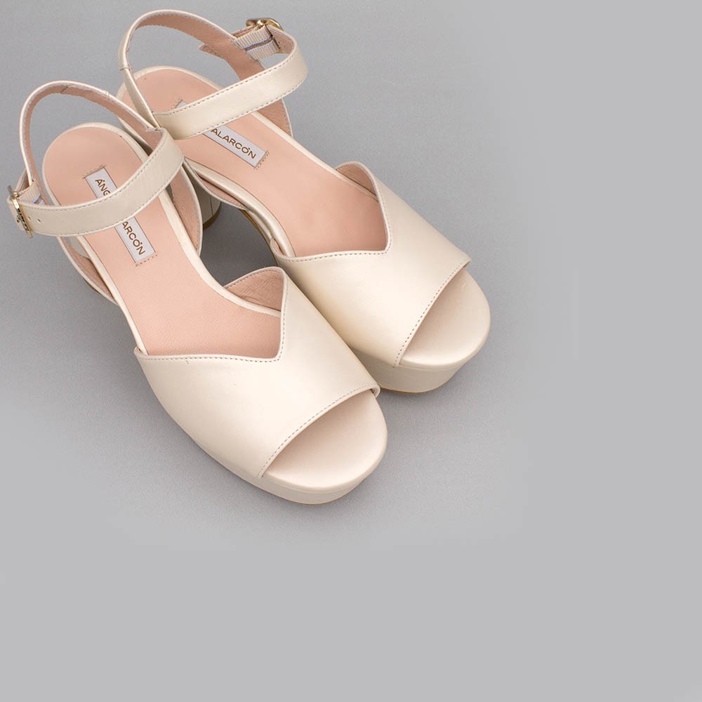 Ivory leather - INNA - Medium, rounded and block heel platforms. Wedding shoes. 2020 collection. Angel Alarcon Made in Spain.