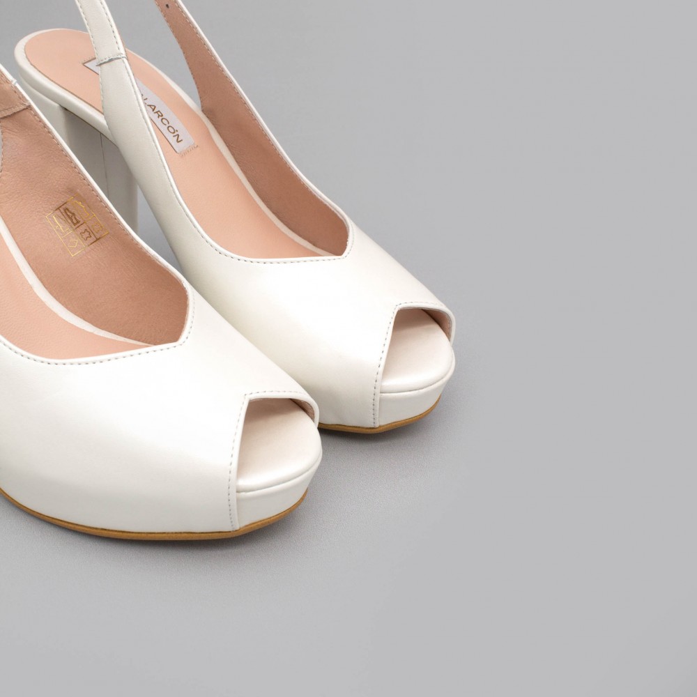 ZOE - peep toe blanco de piel. Zapatos destalonados tacón alto ancho y plataforma. Zapatos de novia 2020 Ángel Alarcón boda