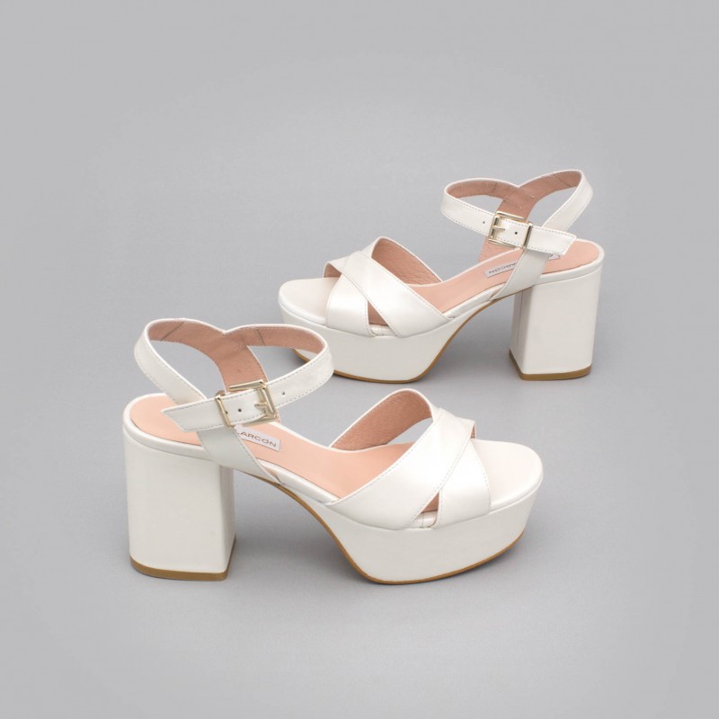BERTA Sandalias muy cómodas con tacón medio ancho y plataforma zapatos de novia 2020 de piel color blanco a