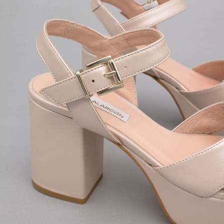 BERTA Sandalias muy cómodas con tacón medio ancho y plataforma zapatos de novia 2020 piel nude rosa palo Ángel Alarcón España