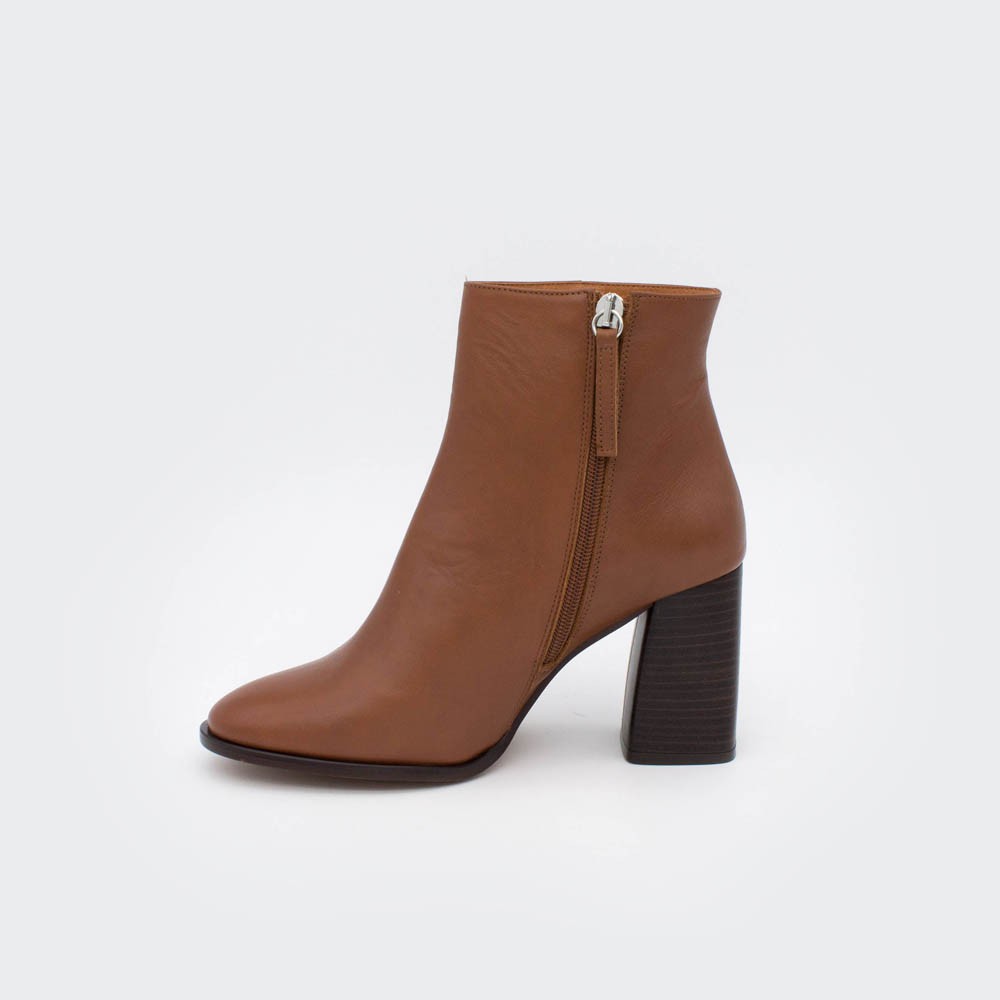 TEXEL - Wide heels round toe ankle boots with zipper Brown leather 20602-540C. Woman shoes Fall winter 2020 2021. Made in Spain.