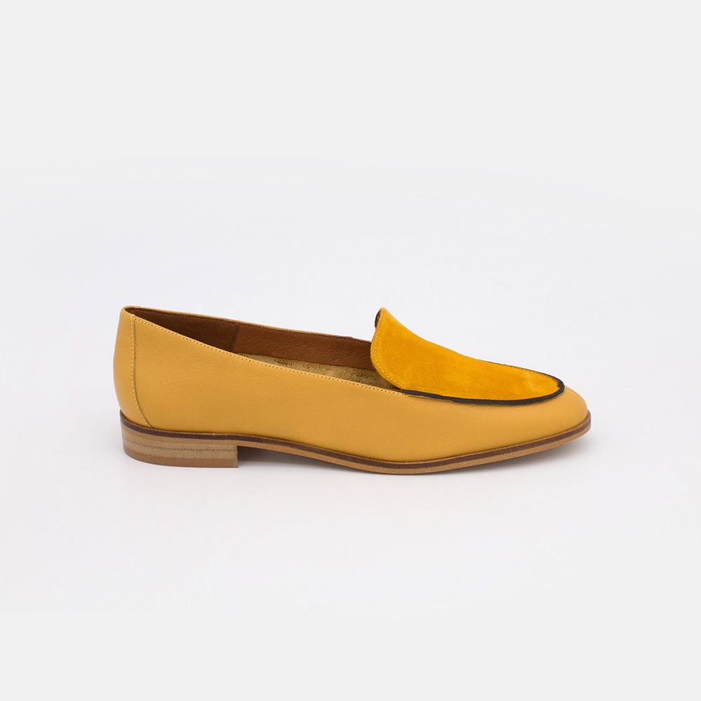 Zapatos piel ante amarillo mostaza. MEDES 20138 Mocasines de verano 2021 para mujer planos con punta redonda. Made in Spain