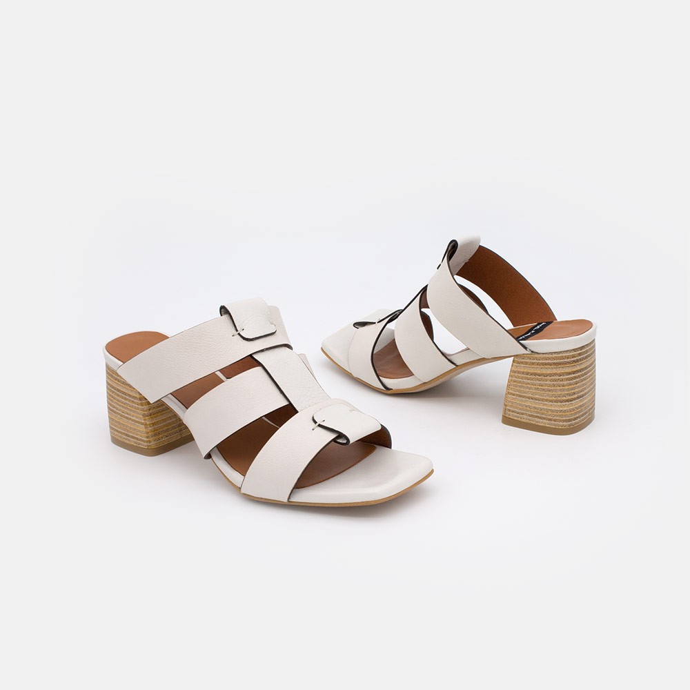 20029 piel blanco SILVA Sandalias de piel de estilo cangrejeras con tacón de madera verano 2021. Angel Alarcon. Zapatos mujer.