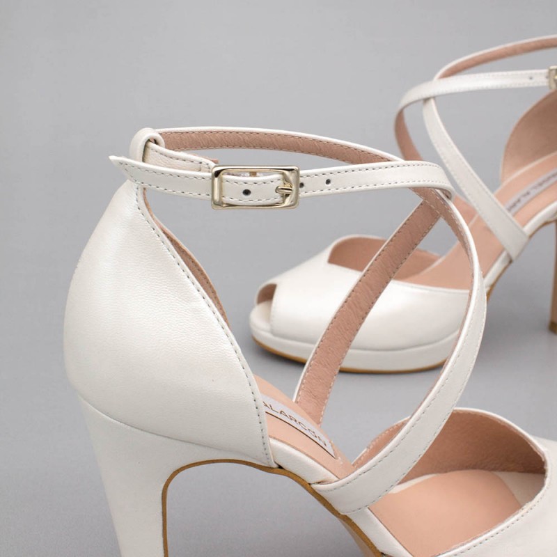 white leather - ANIKA - Peep toe wedding shoe with platform and high heel. Ángel Alarcón. Wedding shoes 2020. Made in Spain.
