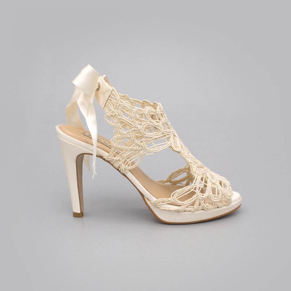 ivory hueso blanco LOVERS Sandalias originales de raso y cordela tacón alto plataforma zapatos de novia 2020 Ángel Alarcón