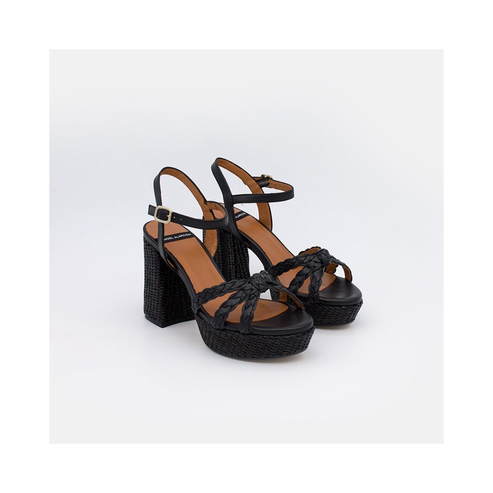 Zapatos mujer verano 2021 color negro WADIA Sandalias cómodas piel y rafia de tacón alto y plataforma. Ángel Alarcón 21053-750O