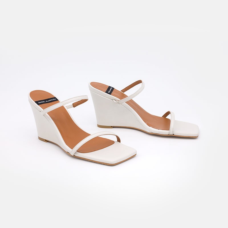 Zapatos de piel blancos ZAINA - Sandalias de cuña de tiras minimalistas. Zapatos mujer verano 2021 2104-750A Angel Alarcon