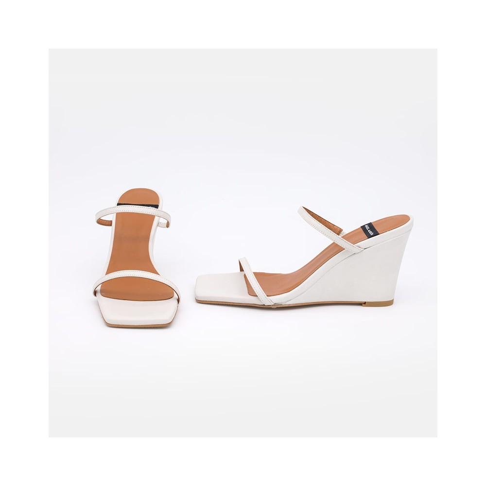 Zapatos de piel blancos ZAINA - Sandalias de cuña de tiras minimalistas. Zapatos mujer verano 2021 2104-750A Angel Alarcon