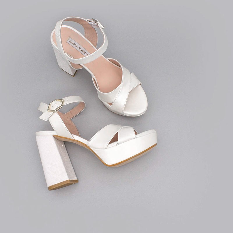 HELLEN Sandalias cómodas con plataforma y tacón ancho de purpurina blanca zapatos de novia 2021 2022 Ángel Alarcón piel blanco