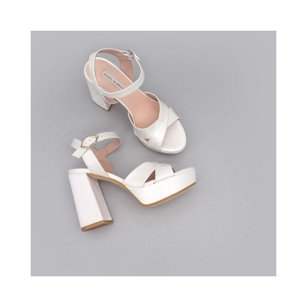 HELLEN Sandalias cómodas con plataforma y tacón ancho de purpurina blanca zapatos de novia 2021 2022 Ángel Alarcón piel blanco