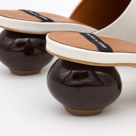 zapatos blanco tacón redondo madera SOCOTRA - Zueco de piel de tacón bajo de diseño Primavera verano 2020 ss20 mujer