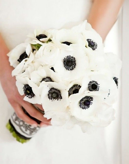 ramo de novia en color blanco y negro con flores