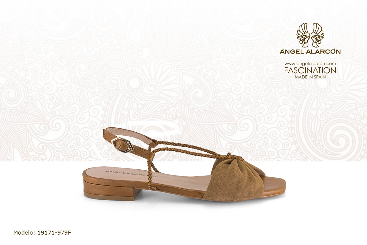 1 sandalia plana atada camel piel - zapatos de vestir y fiesta de la marca Angel Alarcon - calzado de mujer - coleccion primavera verano 2019 - 19171-979F