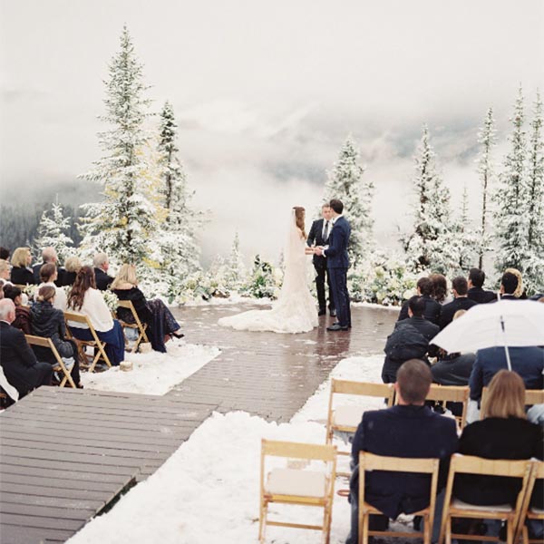 boda original única y diferente en invierno con nieve